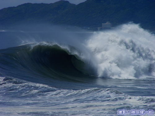台風2号の大波