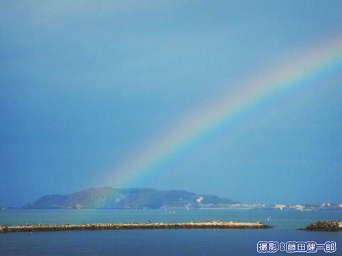 館山湾に現れた見事な虹。